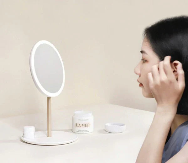LED Folding Mirror Make-up Mirror ( UAE Delivery Time: 1-3 Days )